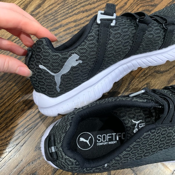 Like New Women’s Puma Sneakers Size 6.5 - Picture 8 of 8